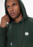 BLUZA Z KAPTUREM SMALL LOGO CIEMNOZIELONA - kup z Pit Bull West Coast Oficjalny Sklep