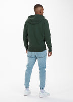 BLUZA Z KAPTUREM SMALL LOGO CIEMNOZIELONA - kup z Pit Bull West Coast Oficjalny Sklep 