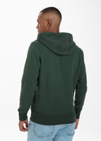 BLUZA Z KAPTUREM SMALL LOGO CIEMNOZIELONA - kup z Pit Bull West Coast Oficjalny Sklep 