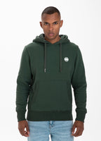 BLUZA Z KAPTUREM SMALL LOGO CIEMNOZIELONA - kup z Pit Bull West Coast Oficjalny Sklep 