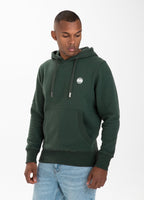 BLUZA Z KAPTUREM SMALL LOGO CIEMNOZIELONA - kup z Pit Bull West Coast Oficjalny Sklep 