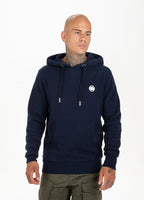 BLUZA Z KAPTUREM SMALL LOGO DARK NAVY - kup z Pit Bull West Coast Oficjalny Sklep 