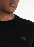 Crewneck SMALL LOGO PREMIUM PIQUE CZARNA - kup z Pit Bull West Coast Oficjalny Sklep 