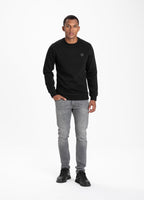 Crewneck SMALL LOGO PREMIUM PIQUE CZARNA - kup z Pit Bull West Coast Oficjalny Sklep 